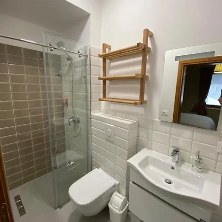 Pensionat Tershana 3*