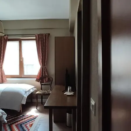 Pensionat Tershana 3*